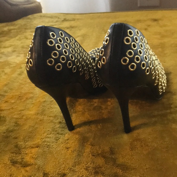 Steve Madden Black Grommet Pumps - Picture 2 of 4